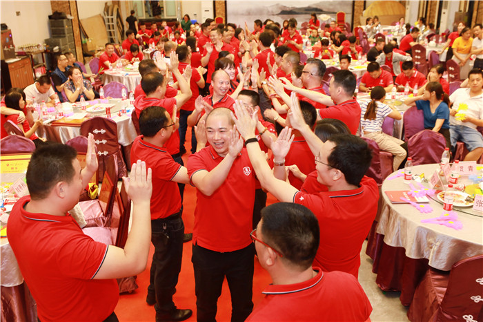 頒獎(jiǎng)時(shí)刻 頒獎(jiǎng)時(shí)刻