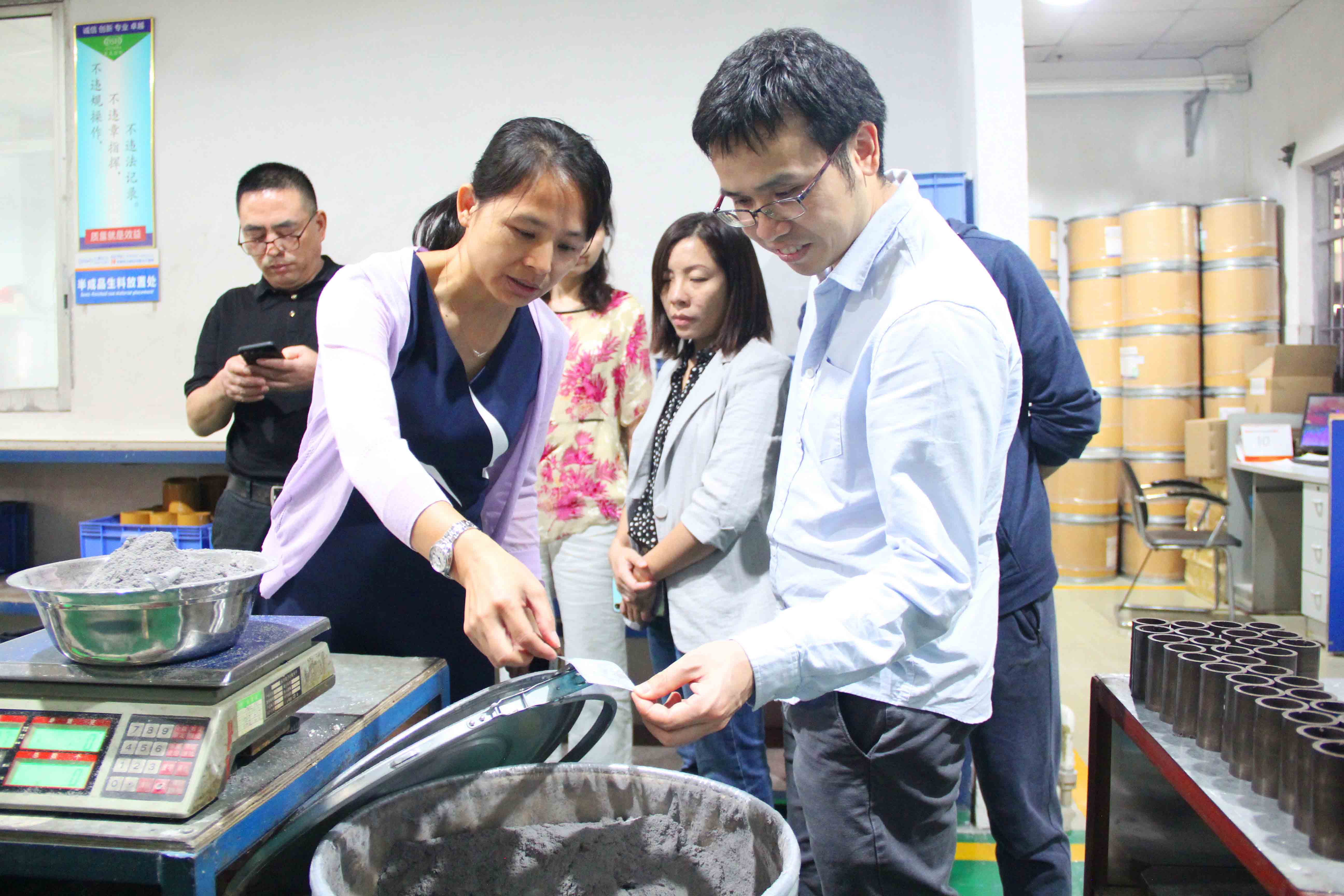 油封制作壓制車間 油封制作壓制車間