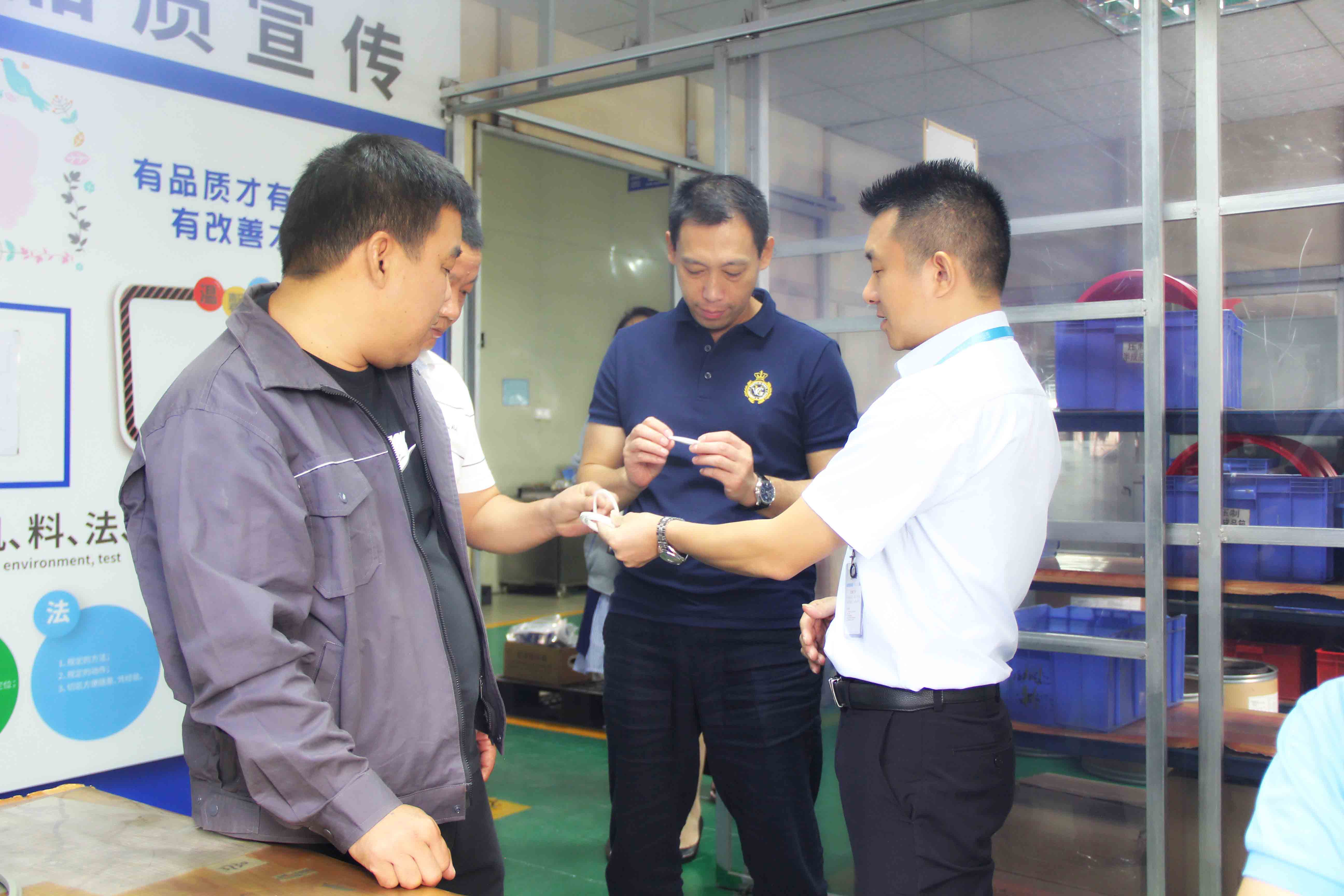 參觀油封成品檢測(cè)部門