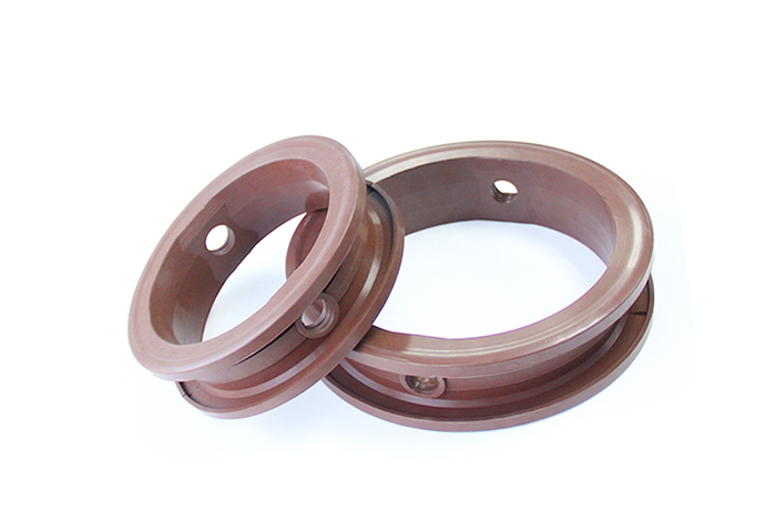 閥門密封件（famen seals）是流體輸送系統(tǒng)中的控制部件，具有截止、調(diào)節(jié)、導(dǎo)流、防止逆流、穩(wěn)壓、分流或溢流泄壓等功能，閥門密封件常見的泄漏原因及預(yù)防措施見表1-1（閥門密封件，閥座密封件，閥體密封件，密封件）。